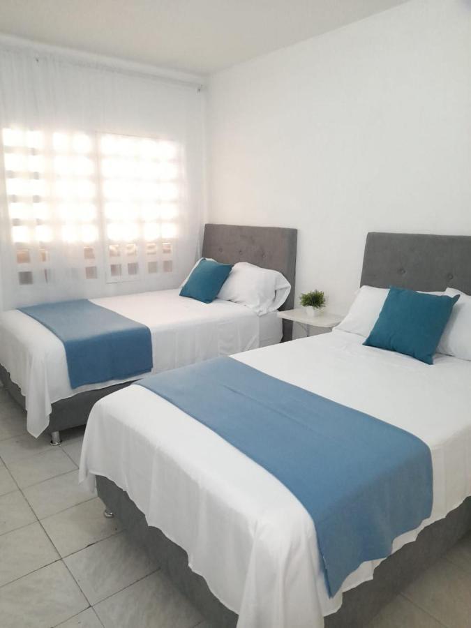 Tita'S Airport Hotel Cartagena Buitenkant foto