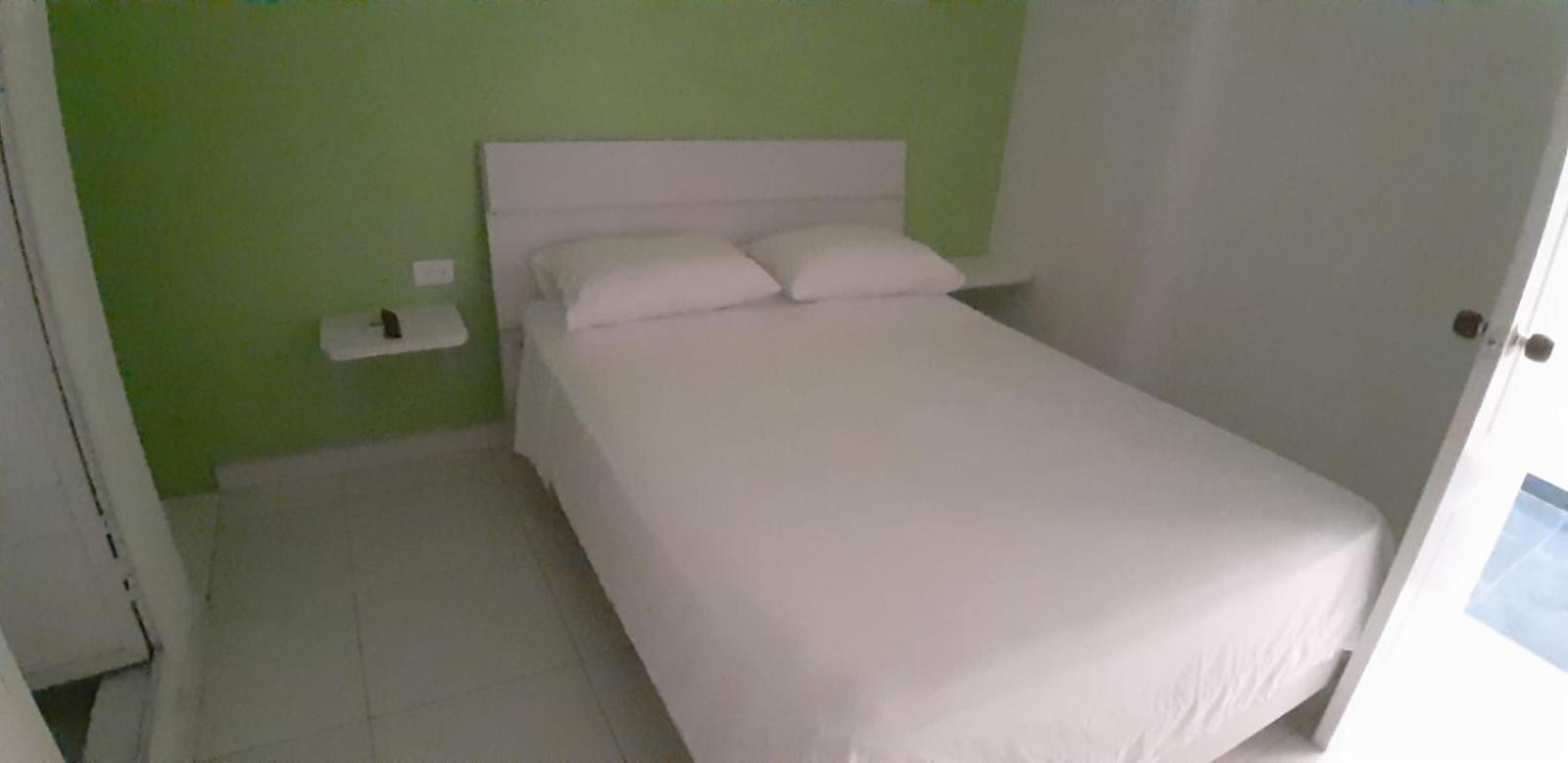 Tita'S Airport Hotel Cartagena Buitenkant foto